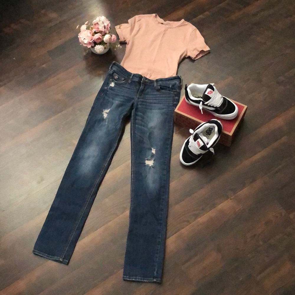 Hollister straight leg jeans Dark wash color 5R w27 l33